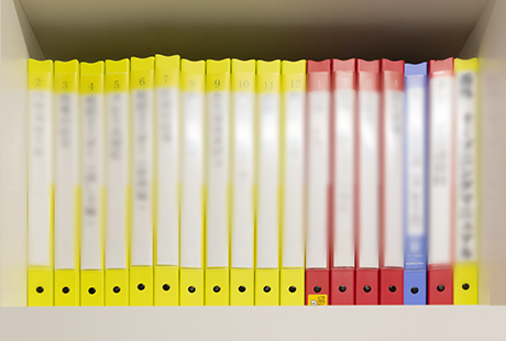 ずらっと並ぶマニュアル